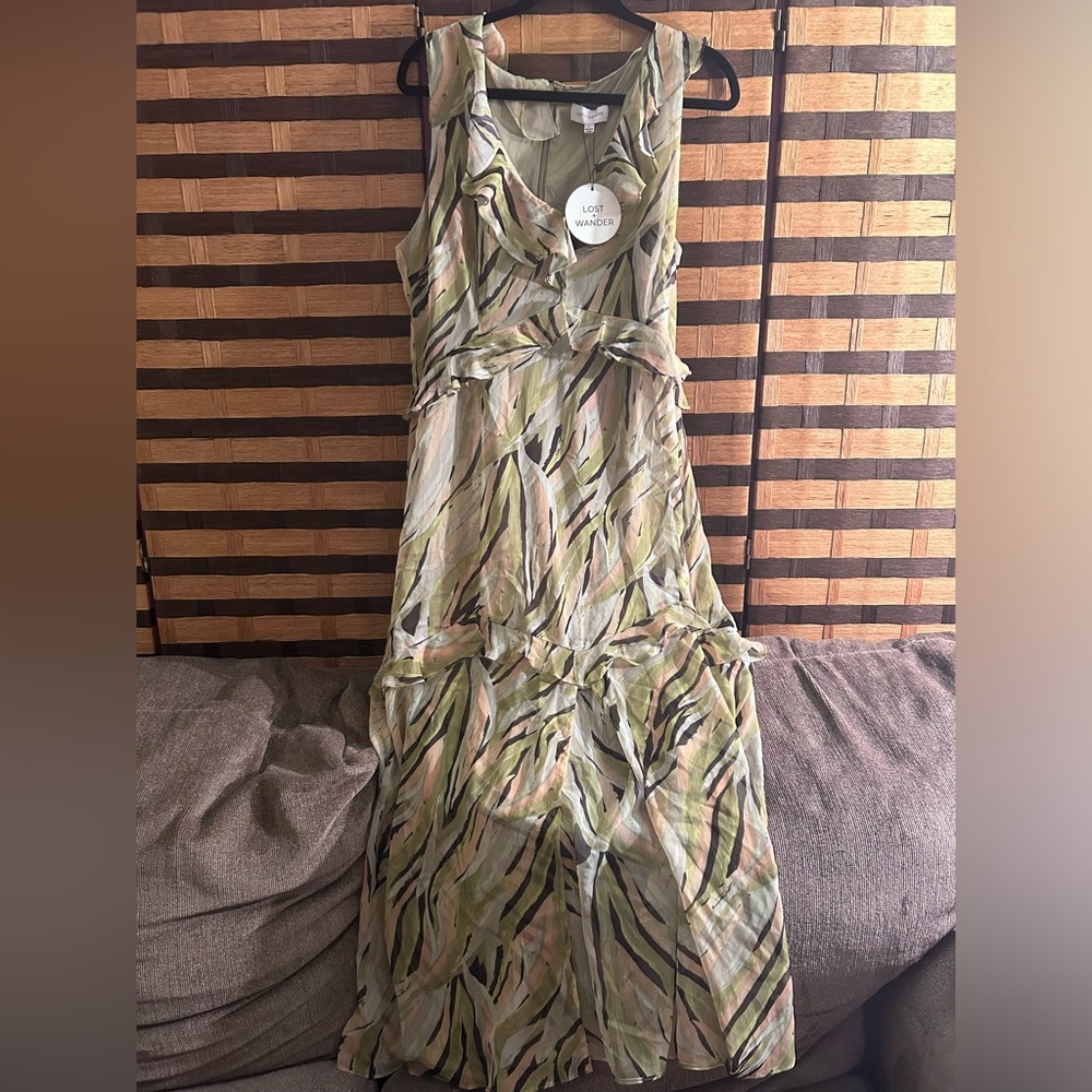 Lost wander dress size l nwt